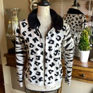 Mixed Animal print cardigan with fur collar
